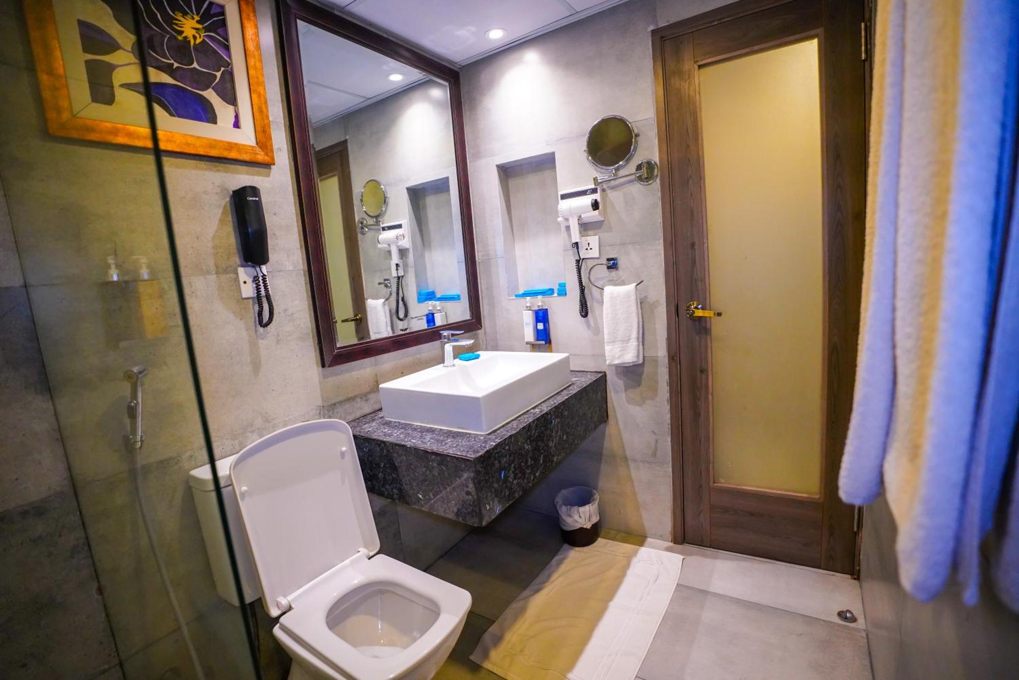 Ifq Hotel & Resort Islamabad Bagian luar foto