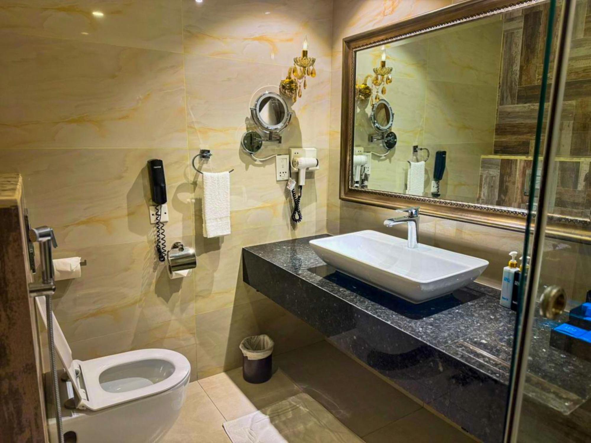 Ifq Hotel & Resort Islamabad Bagian luar foto