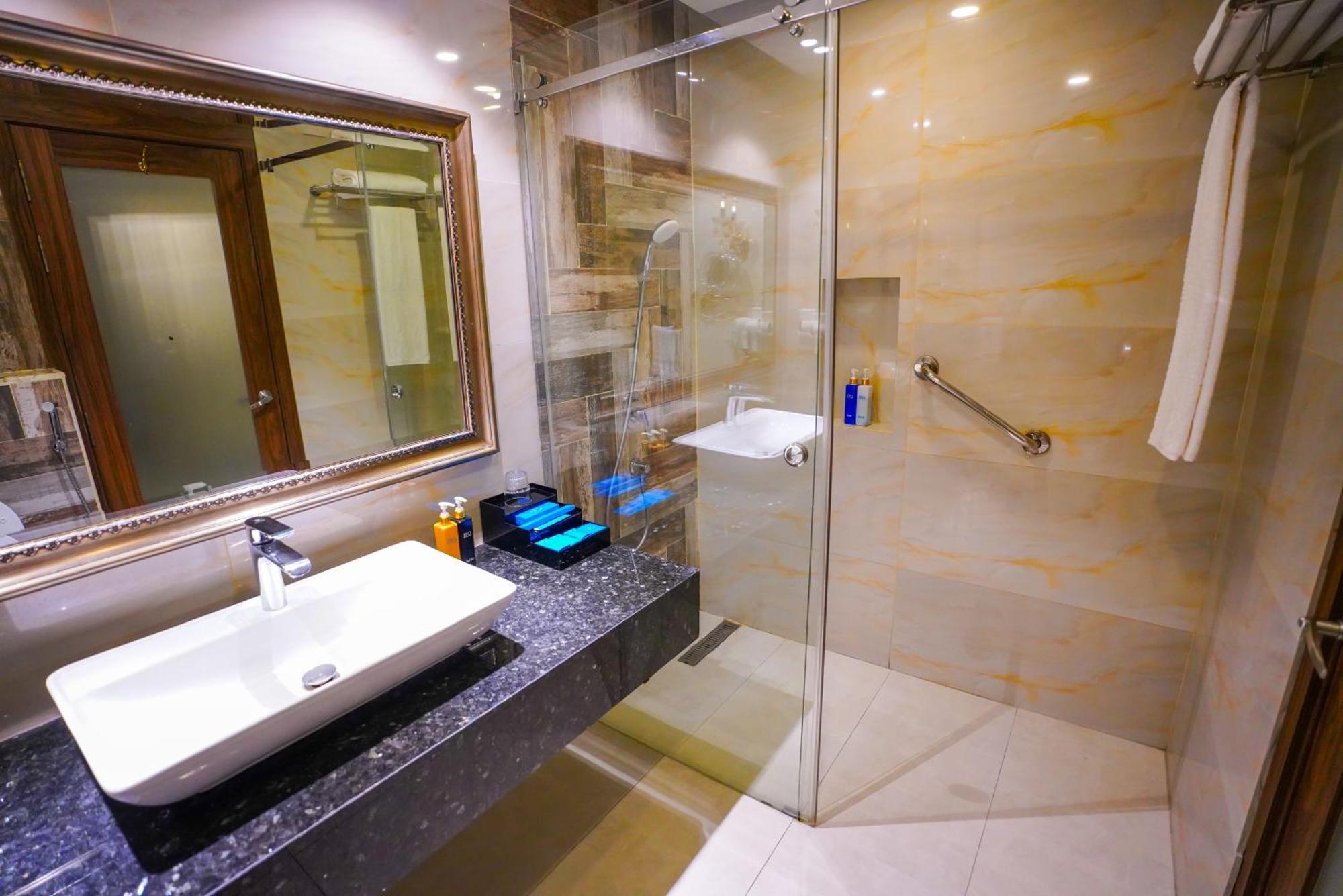 Ifq Hotel & Resort Islamabad Bagian luar foto